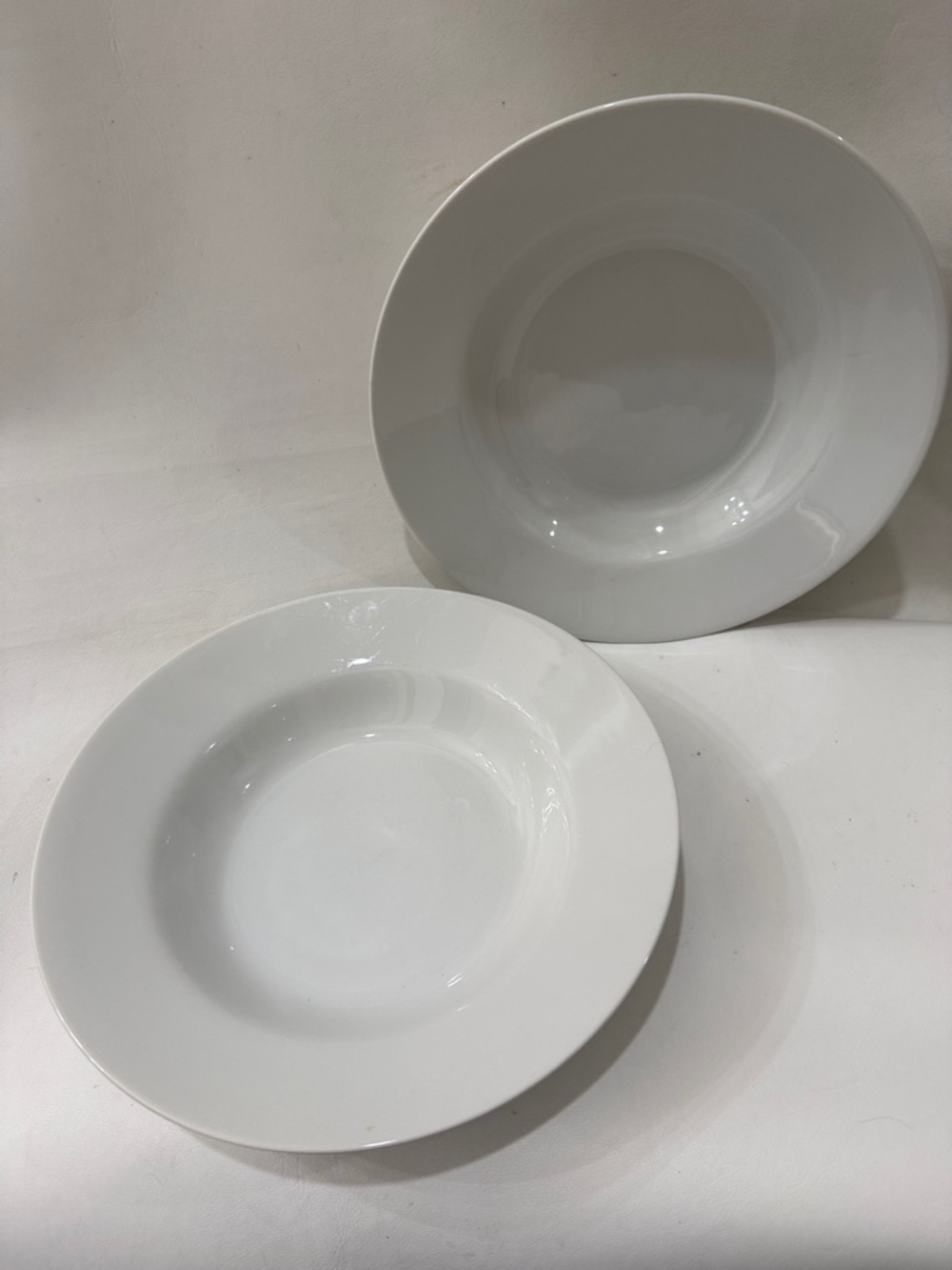 Emeril Wedgwood Porcelain 2 Classic White Ceramic Pasta/Soup Bowls 10 In Round